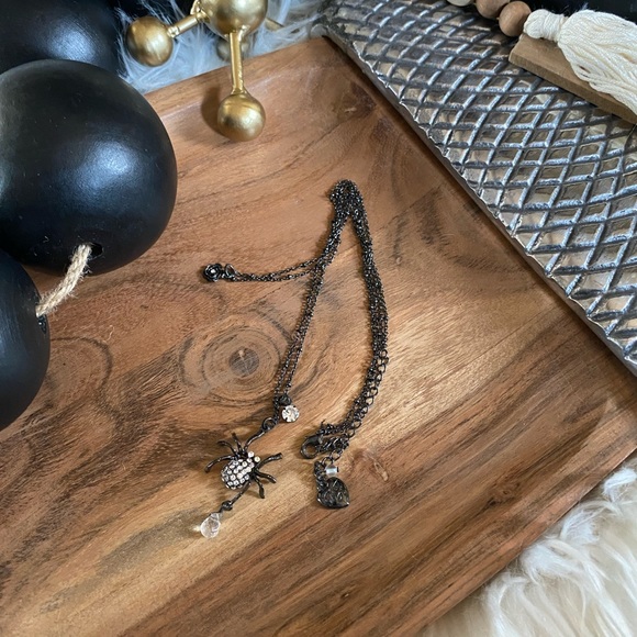 Betsey Johnson Spider Necklace - Picture 6 of 6